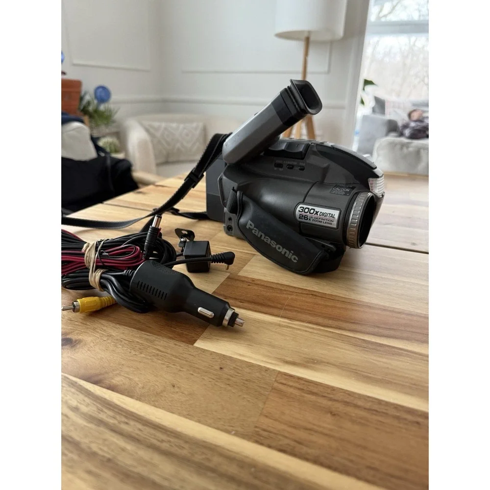 Panasonic PV-L780D 300X VHS-C Camcorder Palmcorder with Photoshot